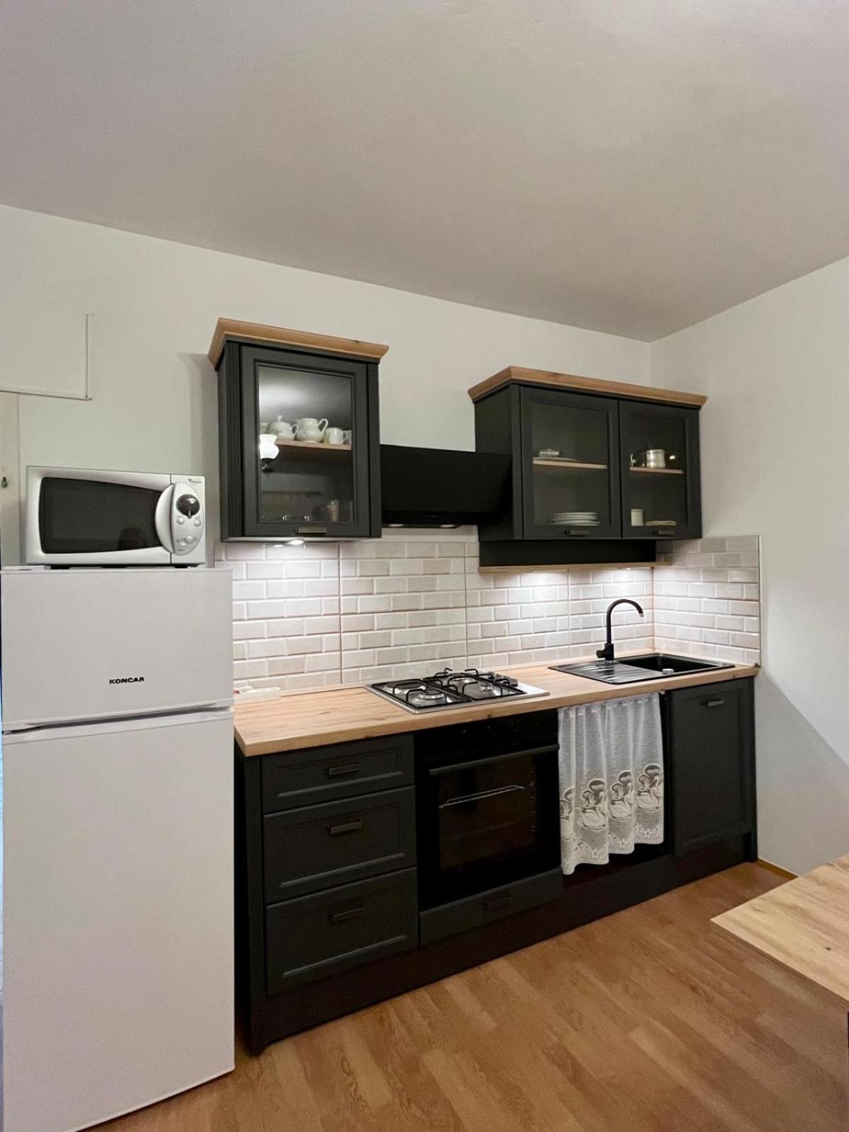 Apartmani Krunic Barbat na Rabu Buitenkant foto